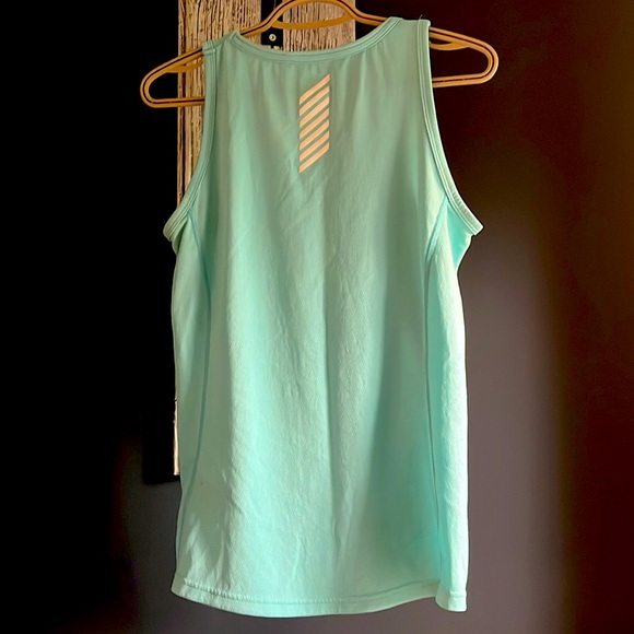 Women’s Helly Hansen Tank Top - Picture 2 of 3